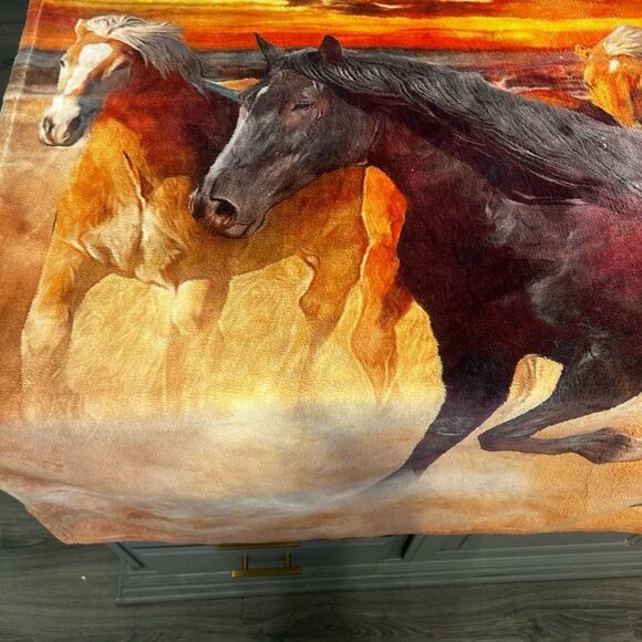 Wild Horse Print Blanket NWOT - Picture 2 of 4